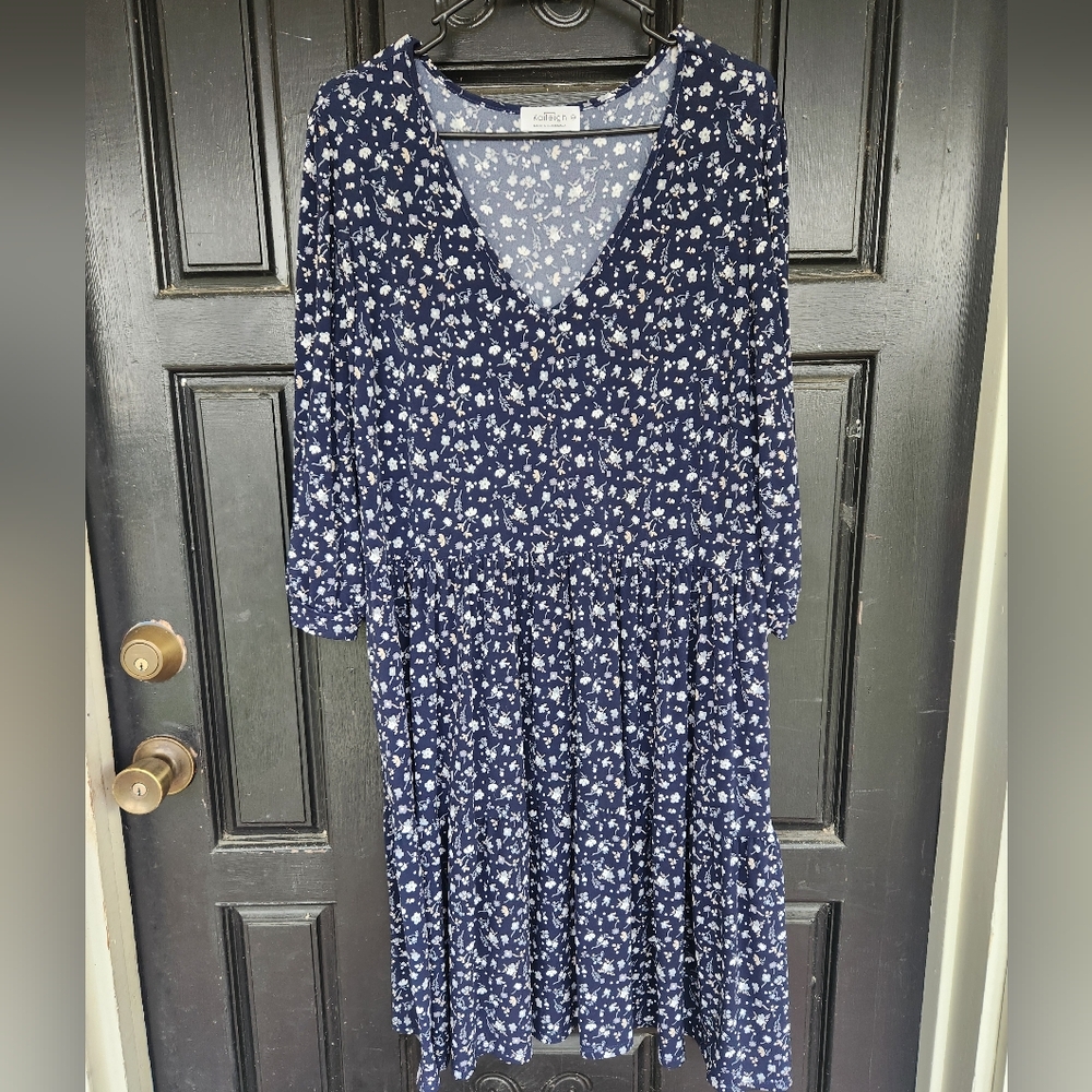 Navy Floral V-Neck Dress